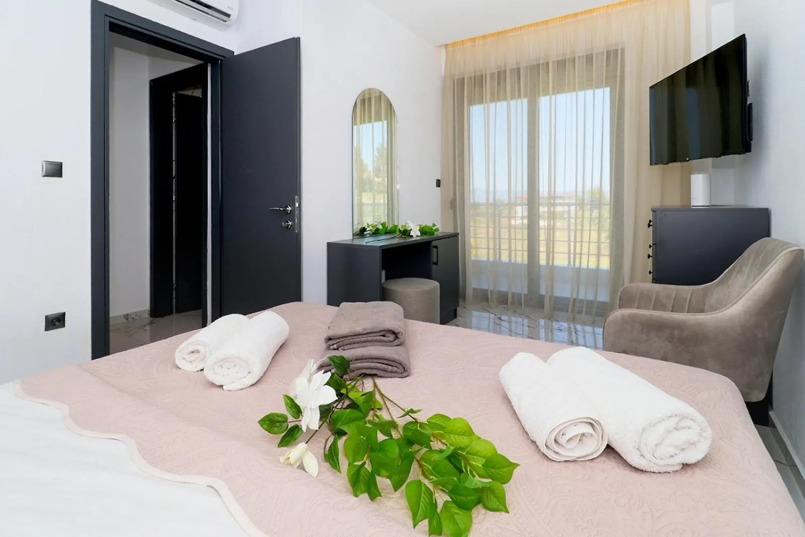 Villa Glaroi 2 Pefkochori 0*,